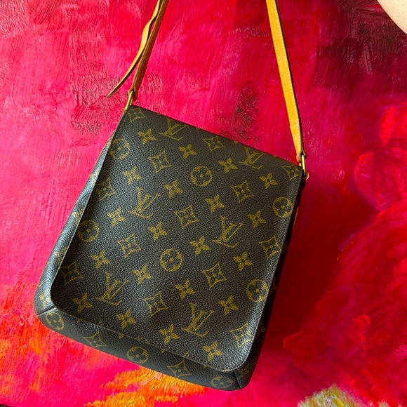 Louis Vuitton Monogram Musette Shoulder Bag in Excellent Condition - Picture 16 of 16